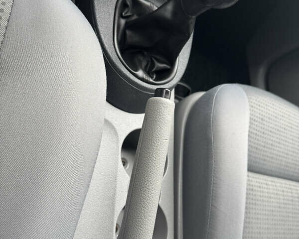 Зеленый Фольксваген Кадди, объемом двигателя 1.9 л и пробегом 313 тыс. км за 9400 $, фото 52 на Automoto.ua