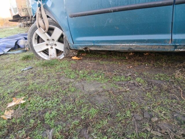 Зеленый Фольксваген Кадди, объемом двигателя 1.9 л и пробегом 350 тыс. км за 3000 $, фото 6 на Automoto.ua