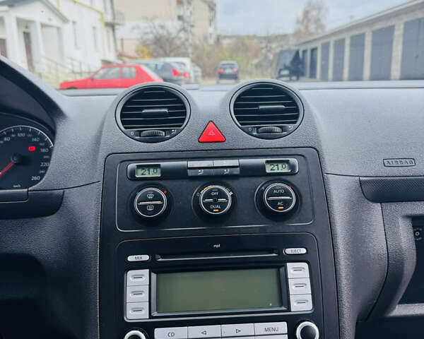 Зеленый Фольксваген Кадди, объемом двигателя 1.9 л и пробегом 313 тыс. км за 9400 $, фото 38 на Automoto.ua