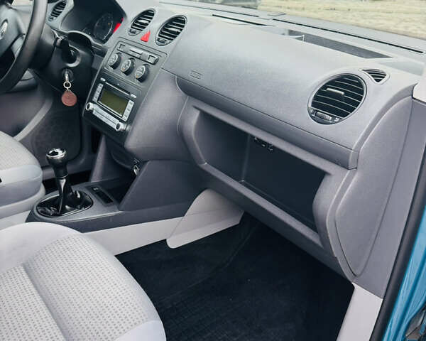 Зеленый Фольксваген Кадди, объемом двигателя 1.9 л и пробегом 313 тыс. км за 9400 $, фото 32 на Automoto.ua