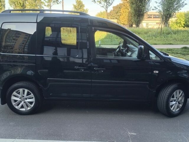 Зеленый Фольксваген Кадди, объемом двигателя 2 л и пробегом 285 тыс. км за 10000 $, фото 3 на Automoto.ua