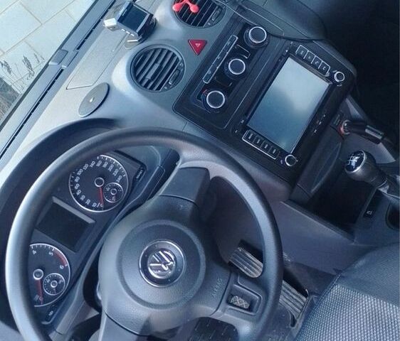 Зеленый Фольксваген Кадди, объемом двигателя 1.6 л и пробегом 260 тыс. км за 9500 $, фото 6 на Automoto.ua