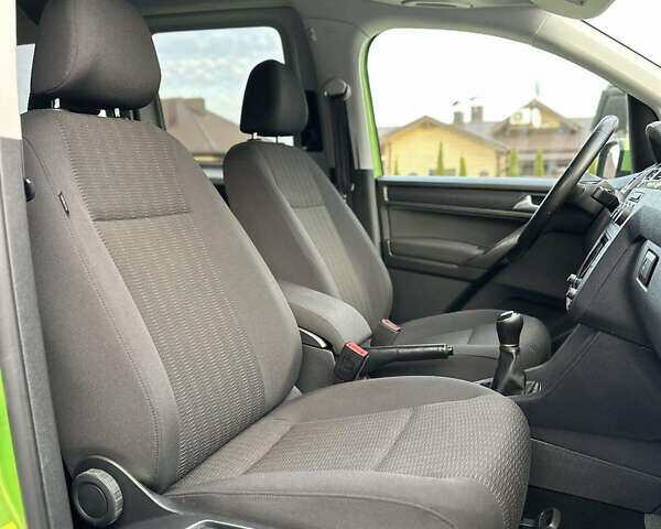 Зелений Фольксваген Кадді, об'ємом двигуна 2 л та пробігом 230 тис. км за 19950 $, фото 48 на Automoto.ua