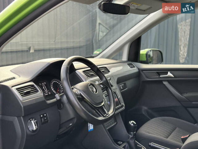 Зелений Фольксваген Кадді, об'ємом двигуна 2 л та пробігом 230 тис. км за 19950 $, фото 33 на Automoto.ua