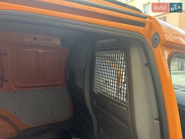 Оранжевый Фольксваген Кадди, объемом двигателя 1.9 л и пробегом 238 тыс. км за 5900 $, фото 10 на Automoto.ua