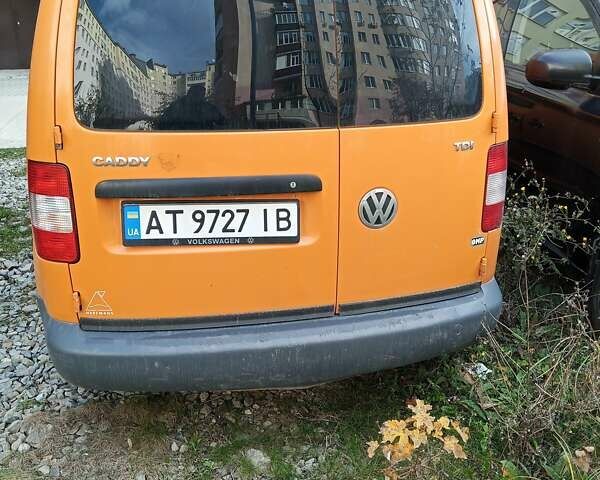 Оранжевый Фольксваген Кадди, объемом двигателя 1.9 л и пробегом 236 тыс. км за 6300 $, фото 3 на Automoto.ua