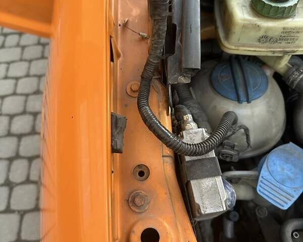 Оранжевый Фольксваген Кадди, объемом двигателя 1.9 л и пробегом 238 тыс. км за 5900 $, фото 27 на Automoto.ua