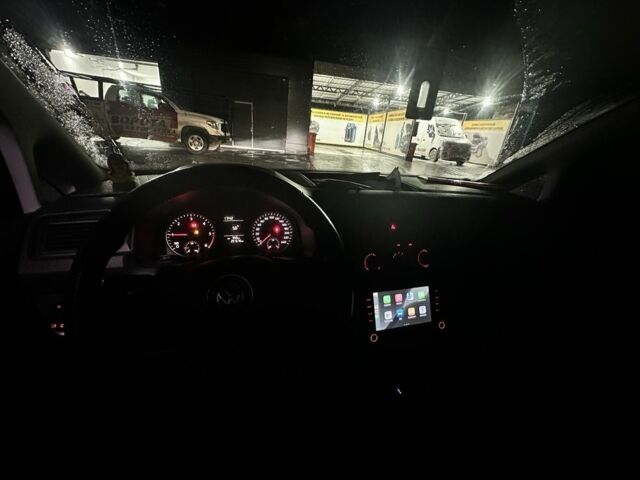 Помаранчевий Фольксваген Кадді, об'ємом двигуна 1.6 л та пробігом 292 тис. км за 9999 $, фото 7 на Automoto.ua