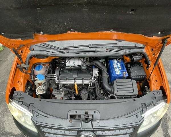 Оранжевый Фольксваген Кадди, объемом двигателя 1.97 л и пробегом 207 тыс. км за 4900 $, фото 7 на Automoto.ua