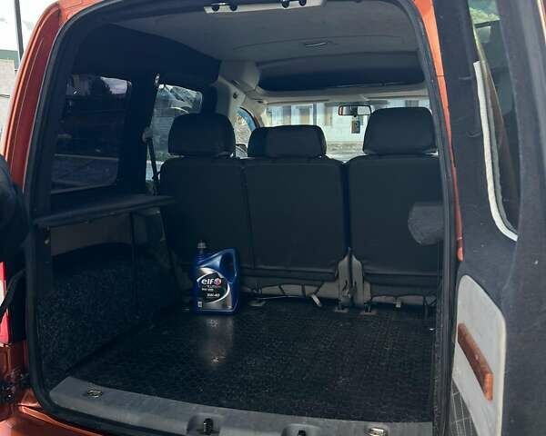 Оранжевый Фольксваген Кадди, объемом двигателя 1.9 л и пробегом 270 тыс. км за 6000 $, фото 10 на Automoto.ua