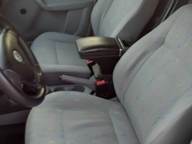 Помаранчевий Фольксваген Кадді, об'ємом двигуна 1.6 л та пробігом 200 тис. км за 5000 $, фото 4 на Automoto.ua