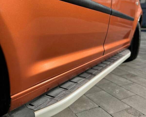 Оранжевый Фольксваген Кадди, объемом двигателя 1.9 л и пробегом 270 тыс. км за 6000 $, фото 4 на Automoto.ua