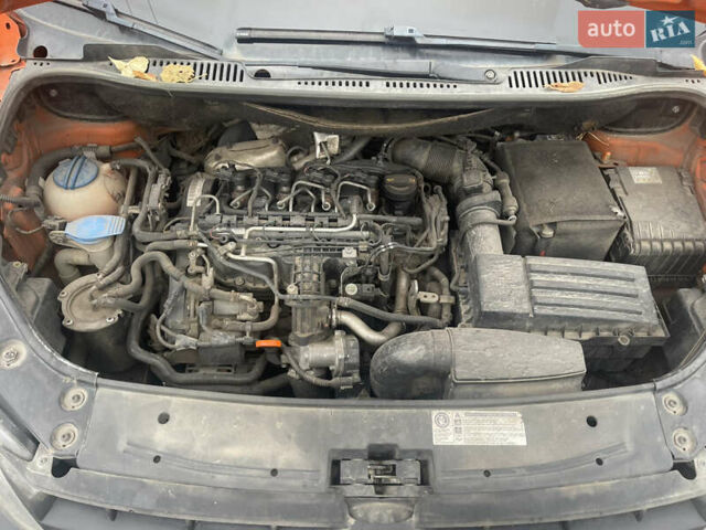 Оранжевый Фольксваген Кадди, объемом двигателя 1.6 л и пробегом 280 тыс. км за 10600 $, фото 12 на Automoto.ua