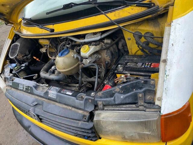 Желтый Фольксваген Кемпер, объемом двигателя 14.86 л и пробегом 400 тыс. км за 3500 $, фото 4 на Automoto.ua