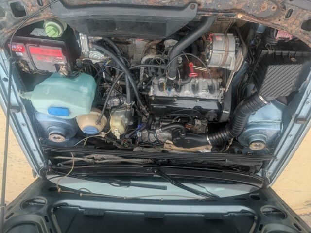 Синий Фольксваген Кемпер, объемом двигателя 1.8 л и пробегом 350 тыс. км за 1200 $, фото 6 на Automoto.ua