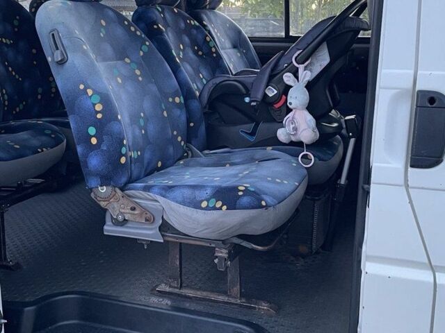 Білий Фольксваген Каравелла, об'ємом двигуна 1.9 л та пробігом 376 тис. км за 4950 $, фото 6 на Automoto.ua