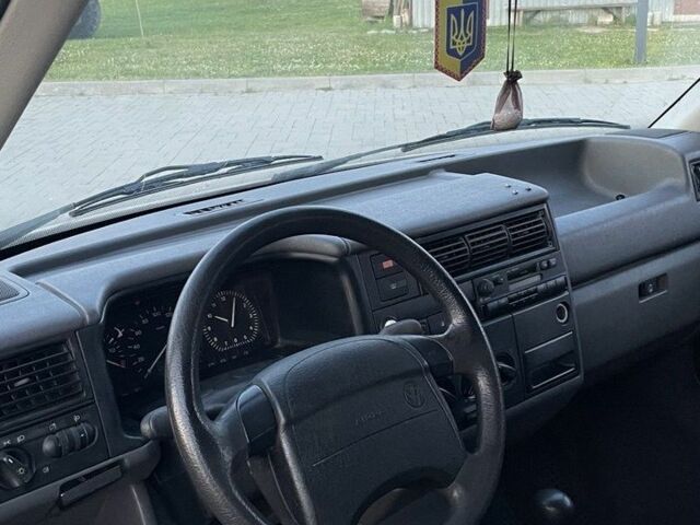 Білий Фольксваген Каравелла, об'ємом двигуна 1.9 л та пробігом 376 тис. км за 4950 $, фото 5 на Automoto.ua