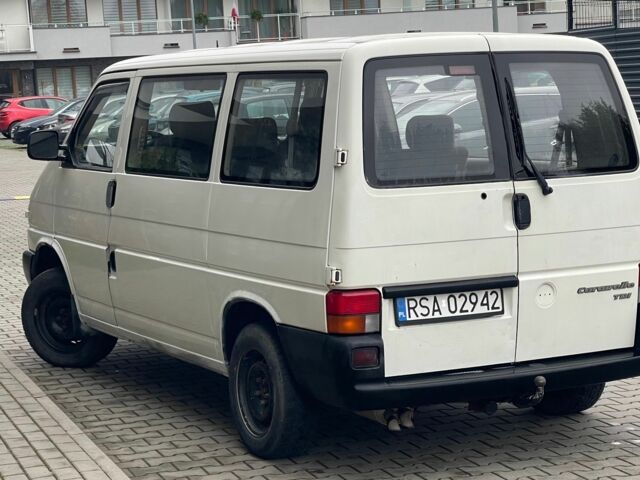 Білий Фольксваген Каравелла, об'ємом двигуна 2.5 л та пробігом 390 тис. км за 3595 $, фото 2 на Automoto.ua