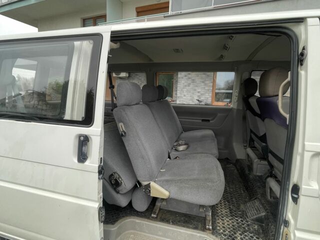 Білий Фольксваген Каравелла, об'ємом двигуна 2.5 л та пробігом 390 тис. км за 3595 $, фото 3 на Automoto.ua