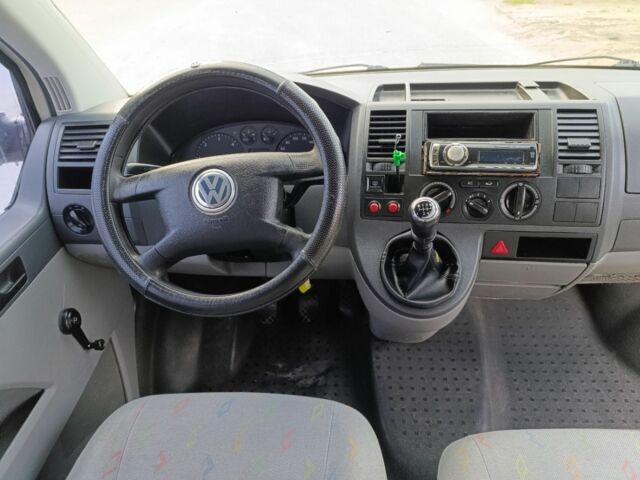 Фольксваген Каравелла 2004 в Львове на Automoto.ua Белый Фольксваген Каравелла, объемом двигателя 1.9 л и пробегом 420 тыс. км за 4699 $, фото 3 на Automoto.ua