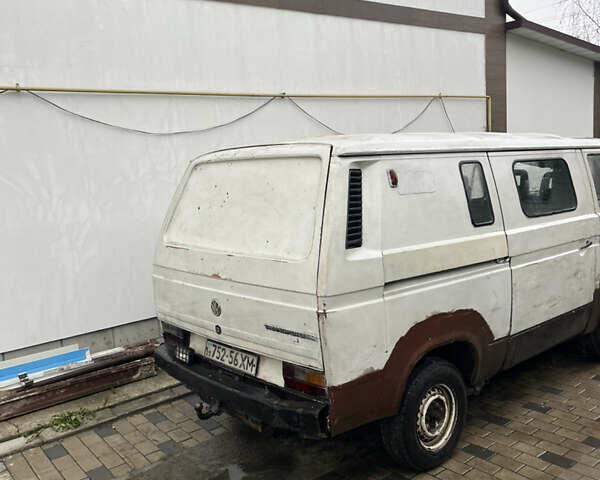 Білий Фольксваген Каравелла, об'ємом двигуна 1.6 л та пробігом 380 тис. км за 800 $, фото 3 на Automoto.ua