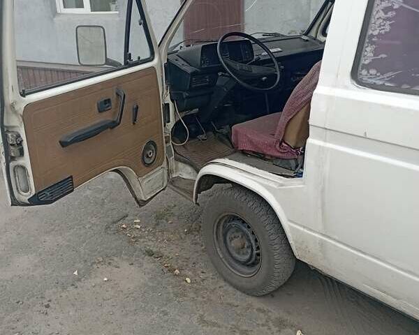 Белый Фольксваген Каравелла, объемом двигателя 1.6 л и пробегом 160 тыс. км за 2500 $, фото 3 на Automoto.ua