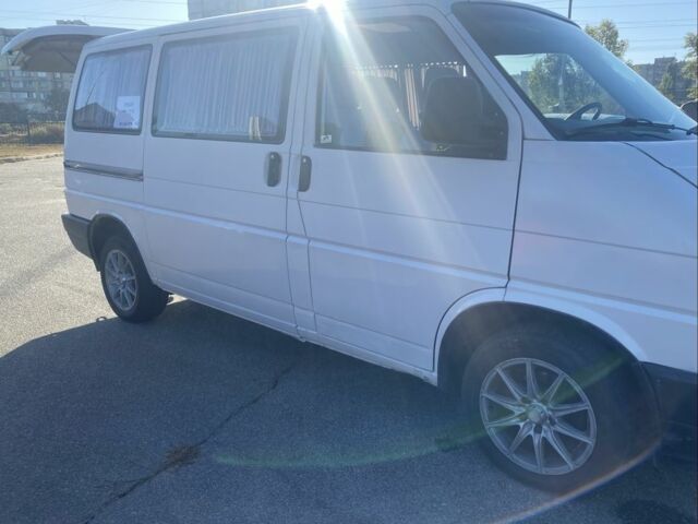 Белый Фольксваген Каравелла, объемом двигателя 1.9 л и пробегом 400 тыс. км за 4200 $, фото 1 на Automoto.ua