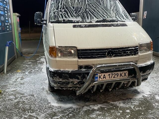 Белый Фольксваген Каравелла, объемом двигателя 1.9 л и пробегом 400 тыс. км за 4200 $, фото 3 на Automoto.ua