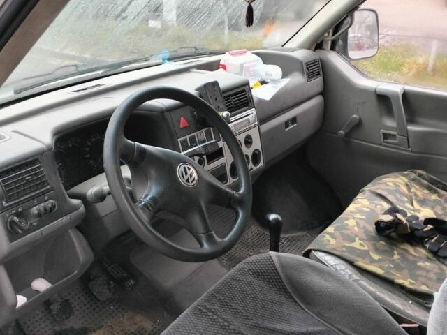 Белый Фольксваген Каравелла, объемом двигателя 1.9 л и пробегом 470 тыс. км за 2500 $, фото 4 на Automoto.ua