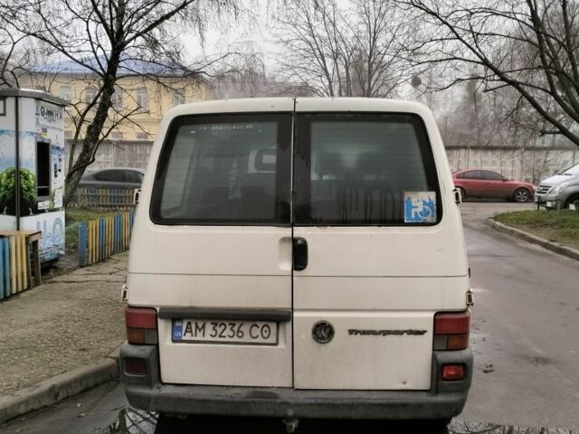 Белый Фольксваген Каравелла, объемом двигателя 1.9 л и пробегом 470 тыс. км за 2500 $, фото 2 на Automoto.ua