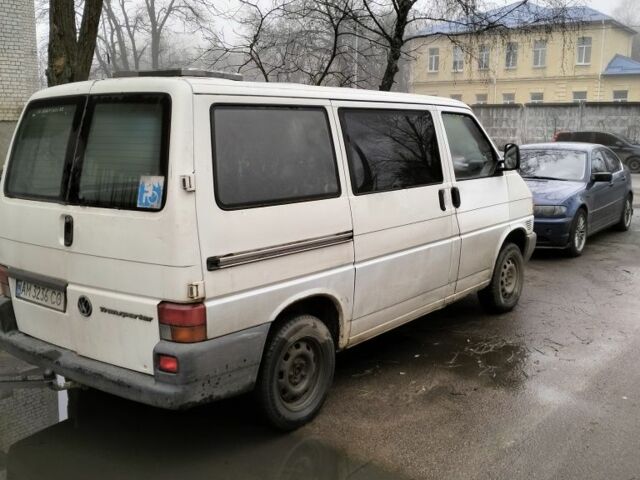 Белый Фольксваген Каравелла, объемом двигателя 1.9 л и пробегом 470 тыс. км за 2500 $, фото 1 на Automoto.ua