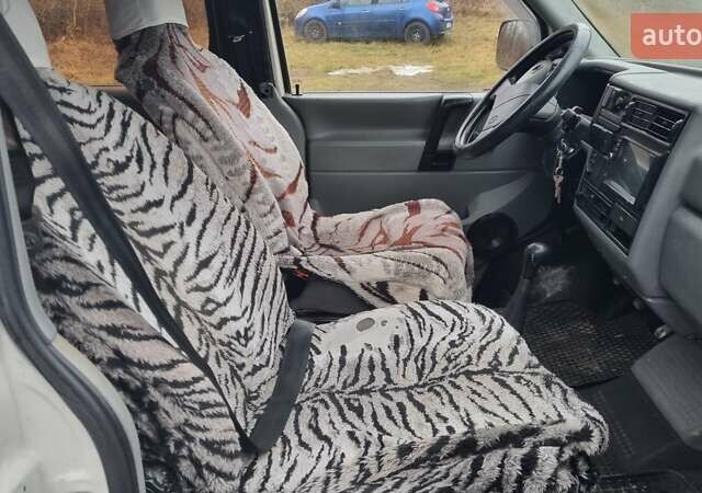 Білий Фольксваген Каравелла, об'ємом двигуна 2.5 л та пробігом 342 тис. км за 2550 $, фото 7 на Automoto.ua