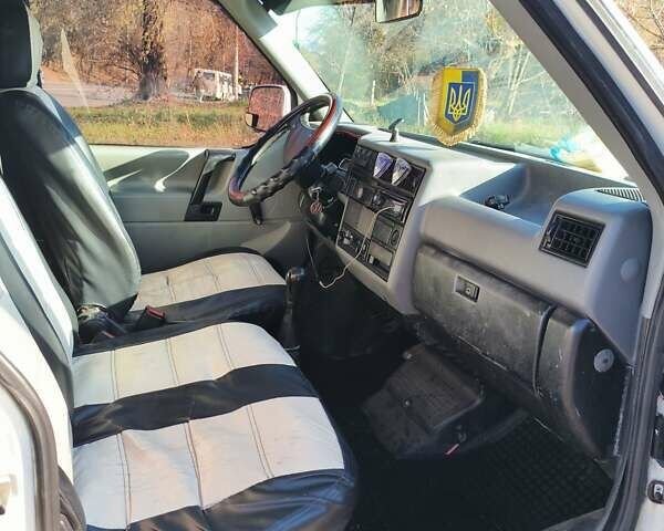 Белый Фольксваген Каравелла, объемом двигателя 2.46 л и пробегом 450 тыс. км за 4200 $, фото 7 на Automoto.ua