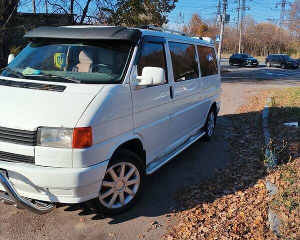 Белый Фольксваген Каравелла, объемом двигателя 2.46 л и пробегом 450 тыс. км за 4200 $, фото 2 на Automoto.ua