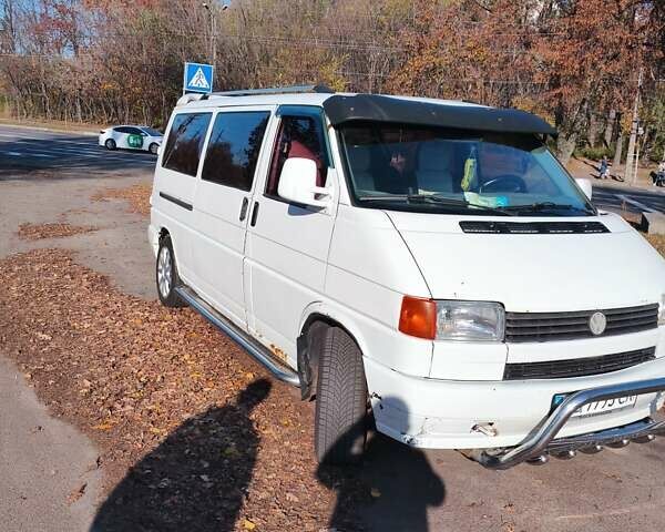 Белый Фольксваген Каравелла, объемом двигателя 2.46 л и пробегом 450 тыс. км за 4200 $, фото 1 на Automoto.ua