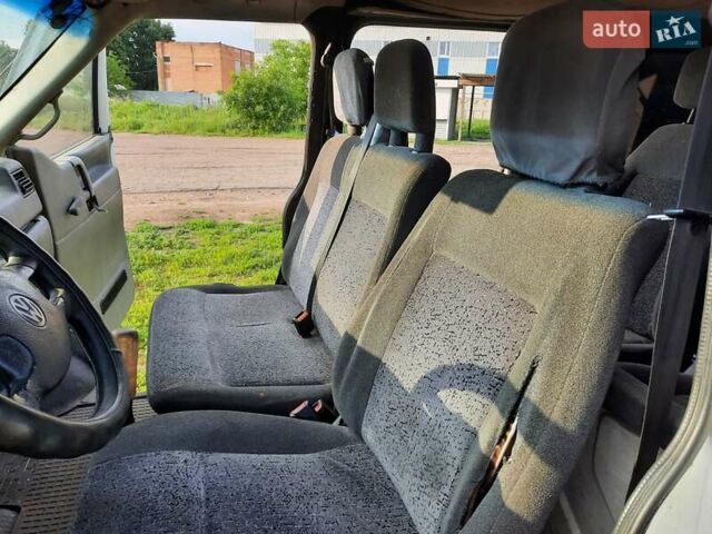 Белый Фольксваген Каравелла, объемом двигателя 2.4 л и пробегом 500 тыс. км за 2999 $, фото 28 на Automoto.ua