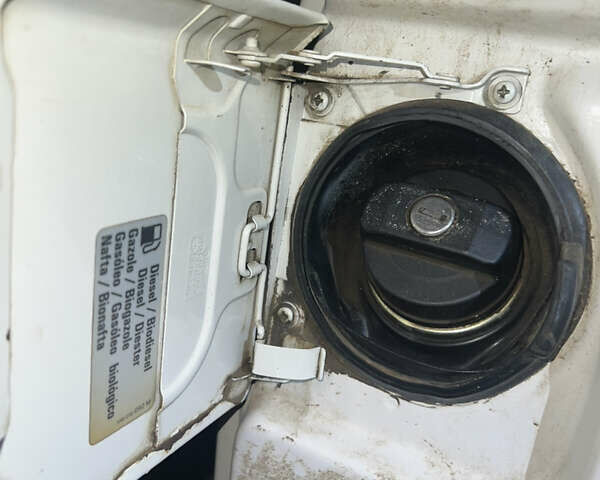 Білий Фольксваген Каравелла, об'ємом двигуна 1.9 л та пробігом 340 тис. км за 5500 $, фото 14 на Automoto.ua