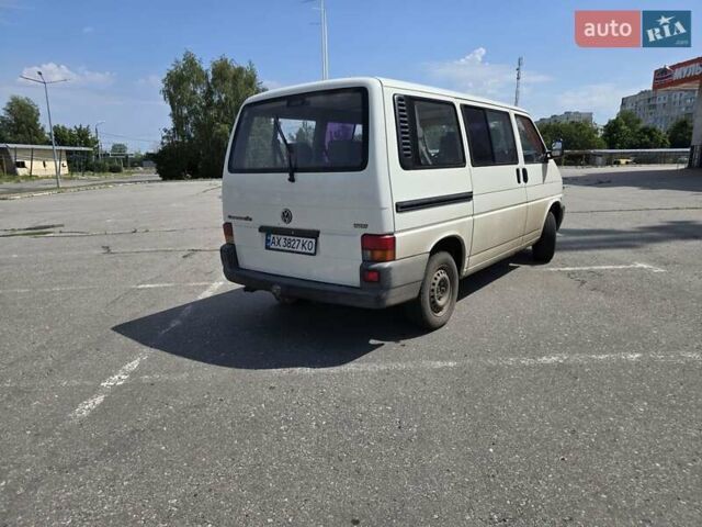 Белый Фольксваген Каравелла, объемом двигателя 2.5 л и пробегом 370 тыс. км за 9000 $, фото 11 на Automoto.ua