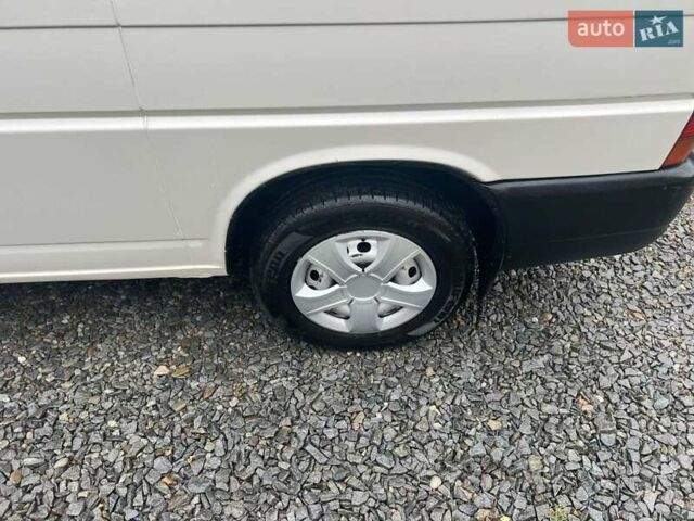 Белый Фольксваген Каравелла, объемом двигателя 1.9 л и пробегом 392 тыс. км за 5600 $, фото 12 на Automoto.ua