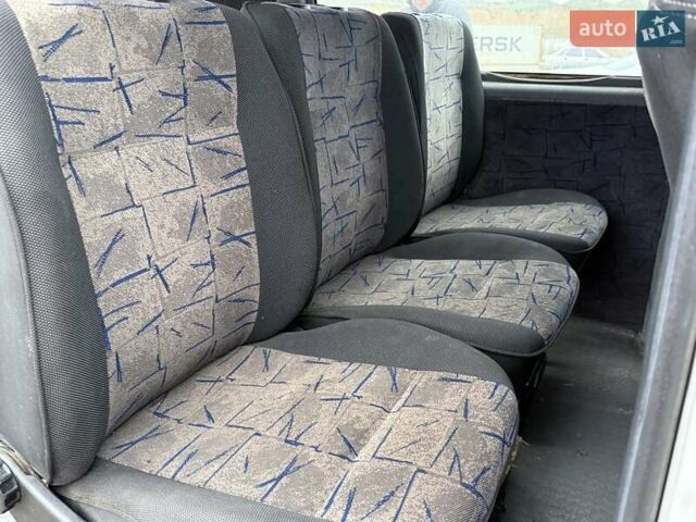 Белый Фольксваген Каравелла, объемом двигателя 2.5 л и пробегом 408 тыс. км за 7300 $, фото 9 на Automoto.ua