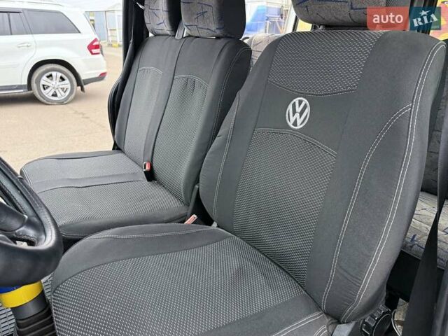 Белый Фольксваген Каравелла, объемом двигателя 2.5 л и пробегом 408 тыс. км за 7300 $, фото 7 на Automoto.ua