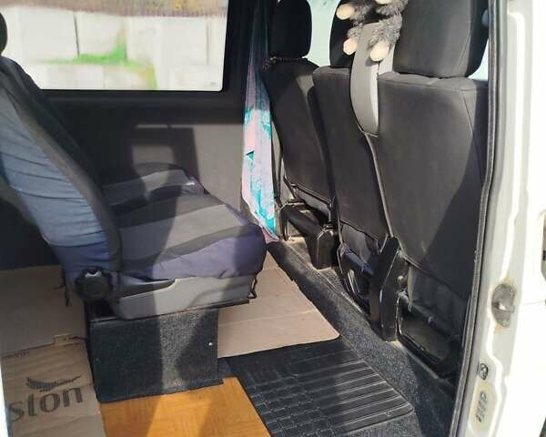Фольксваген Каравелла 2001 у Сарнах на Automoto.ua Білий Фольксваген Каравелла, об'ємом двигуна 2.5 л та пробігом 430 тис. км за 5350 $, фото 4 на Automoto.ua