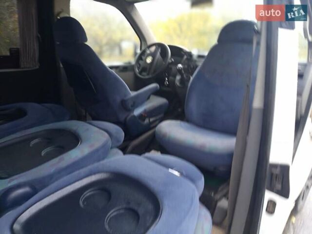 Білий Фольксваген Каравелла, об'ємом двигуна 1.9 л та пробігом 440 тис. км за 8000 $, фото 3 на Automoto.ua