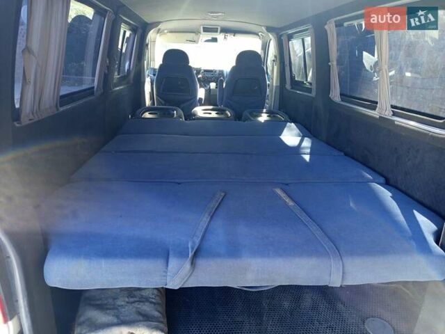 Білий Фольксваген Каравелла, об'ємом двигуна 1.9 л та пробігом 440 тис. км за 8000 $, фото 4 на Automoto.ua