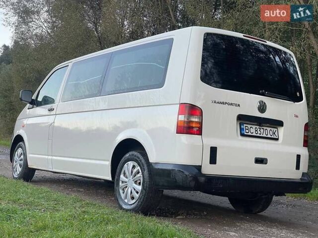 Белый Фольксваген Каравелла, объемом двигателя 2.5 л и пробегом 319 тыс. км за 6800 $, фото 5 на Automoto.ua
