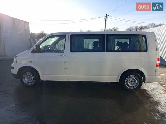 Белый Фольксваген Каравелла, объемом двигателя 2.5 л и пробегом 280 тыс. км за 7800 $, фото 14 на Automoto.ua