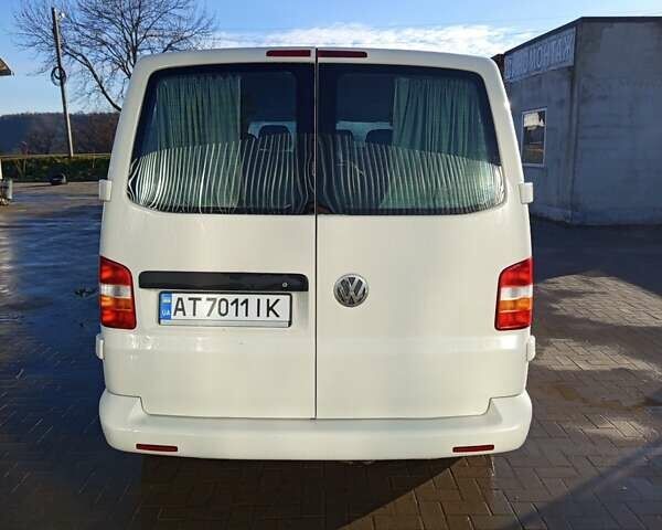 Белый Фольксваген Каравелла, объемом двигателя 2.5 л и пробегом 280 тыс. км за 7800 $, фото 3 на Automoto.ua