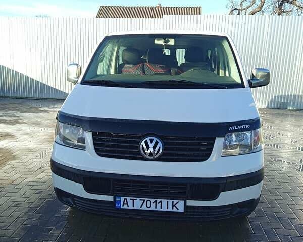 Белый Фольксваген Каравелла, объемом двигателя 2.5 л и пробегом 280 тыс. км за 7800 $, фото 4 на Automoto.ua