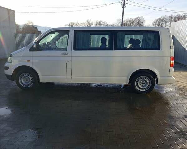 Белый Фольксваген Каравелла, объемом двигателя 2.5 л и пробегом 280 тыс. км за 7800 $, фото 11 на Automoto.ua