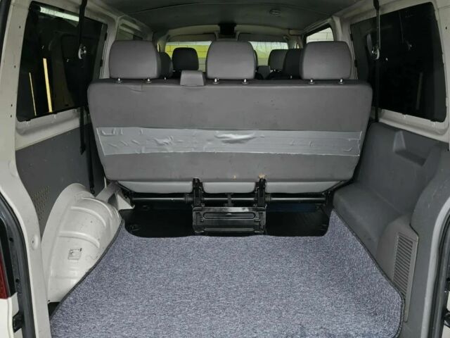 Фольксваген Каравелла 2006 в Кривом Роге на Automoto.ua Белый Фольксваген Каравелла, объемом двигателя 1.9 л и пробегом 235 тыс. км за 7800 $, фото 4 на Automoto.ua